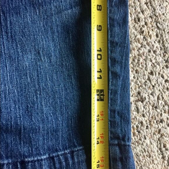 Nice shorts By Tommy Hilfinger - Picture 3 of 4